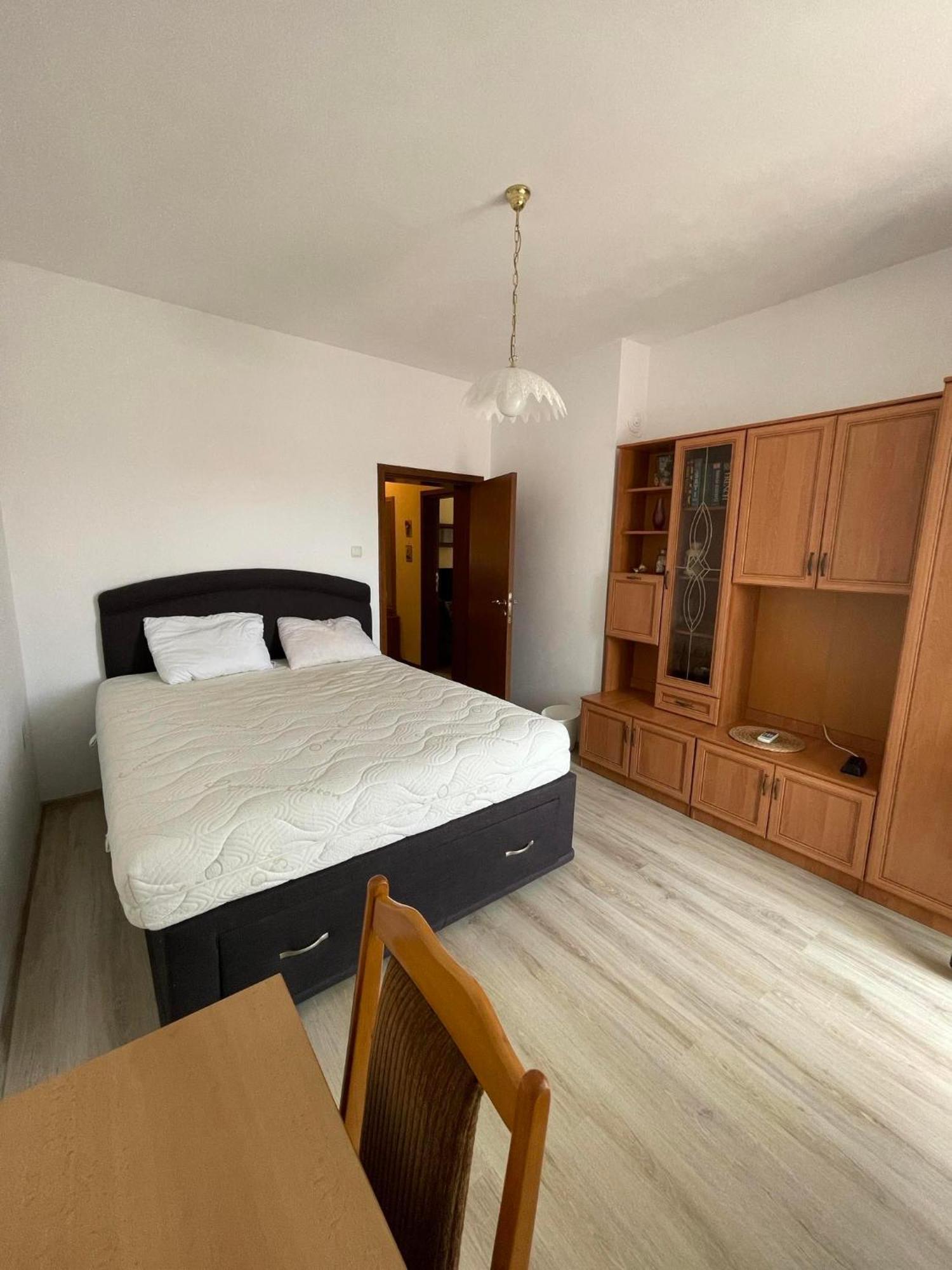 Sunny Cozy Flat In The Centre, Close To Beach, 4 Rooms, 105Sqm Varna Dış mekan fotoğraf